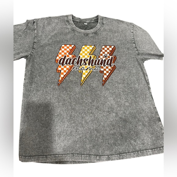 NEW Stonewashed Dachshund Mama Gray T-Shirt - Picture 1 of 2